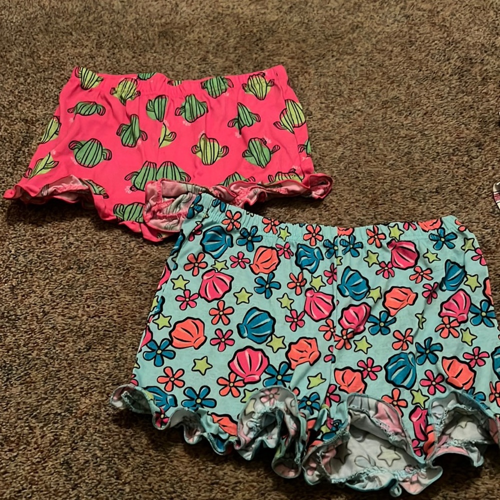 JU kids 10/12 cactus and shell shorts for sleeping